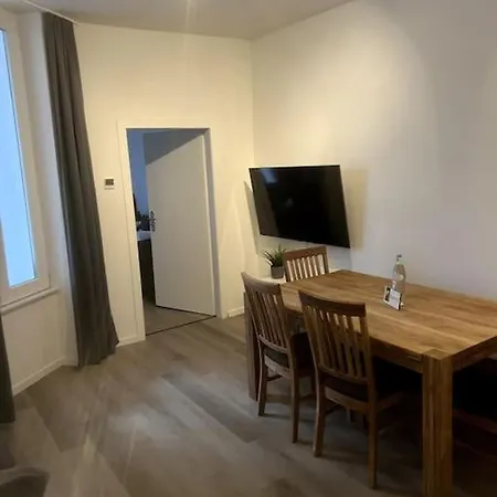 Jaybnb - Geraeumiges Am Hafen Von Apartment
